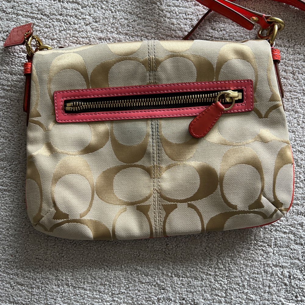 New Coach crossbody purse - Picture 4 of 7